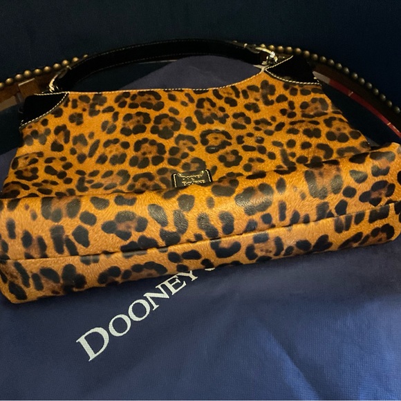 DOONEY BOURKE CHEETAH PRINT BLACK PATENT TRIM HOBO - Picture 3 of 13